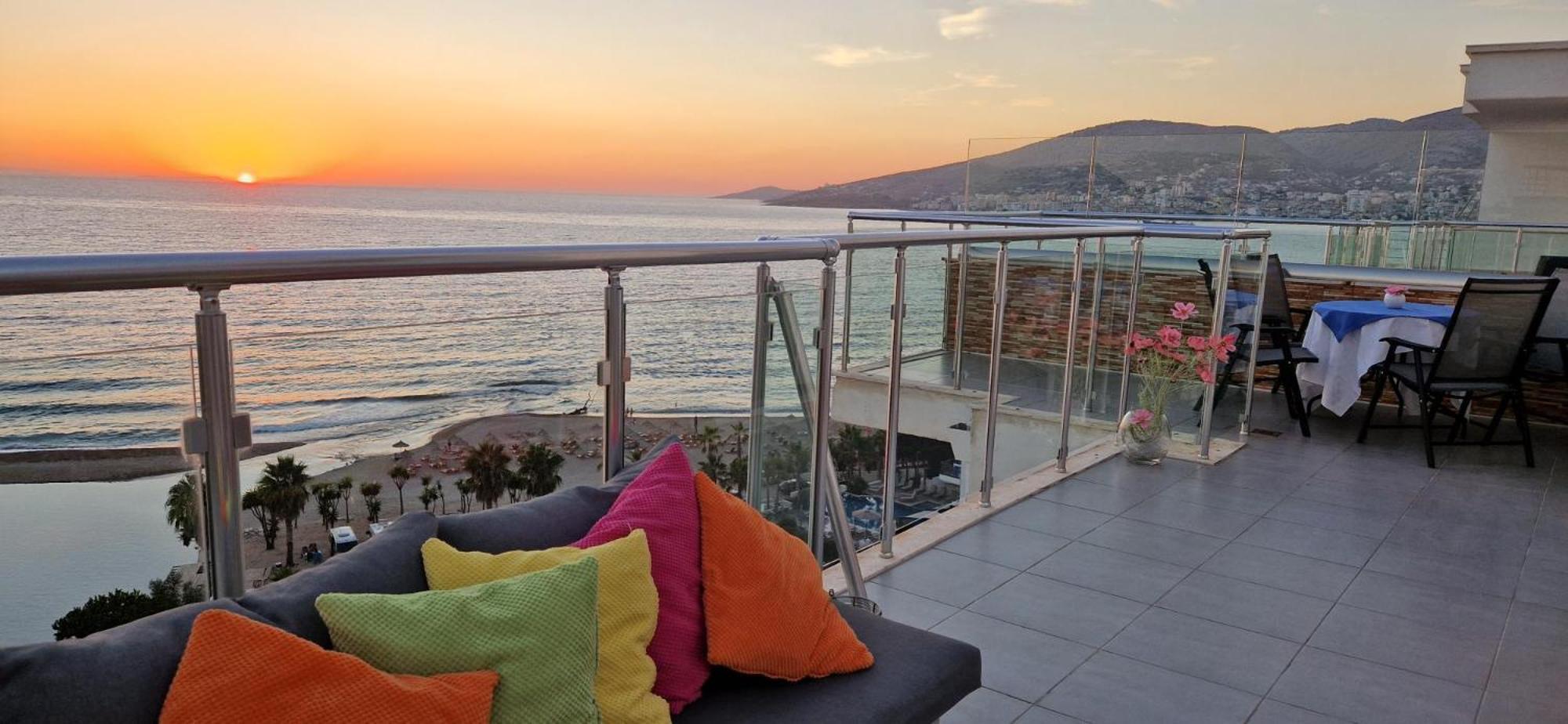 Sadet'S Penthouse Saranda Apartment Ngoại thất bức ảnh