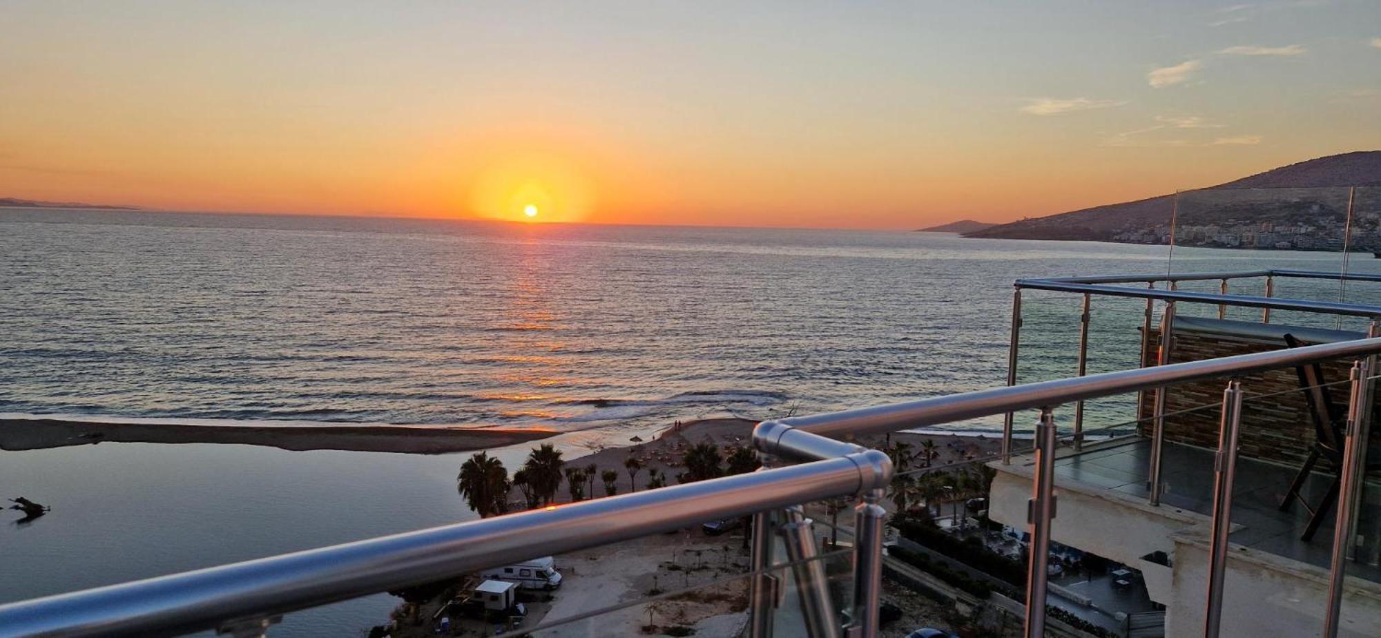 Sadet'S Penthouse Saranda Apartment Ngoại thất bức ảnh
